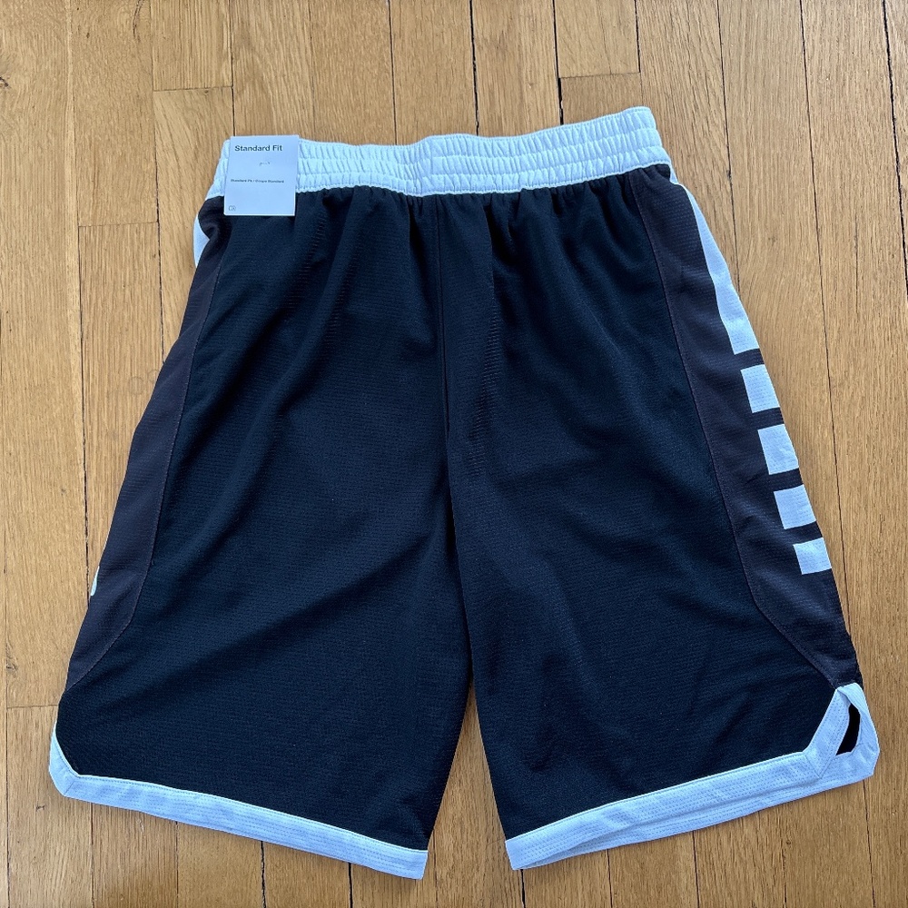 Nike Dri-Fit Boys Basketball Shorts New With Tags - Picture 2 of 3